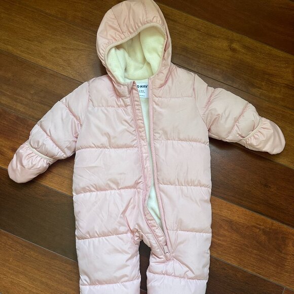 Old Navy Other - Old Navy Baby Girl Snowsuit size 6-12month